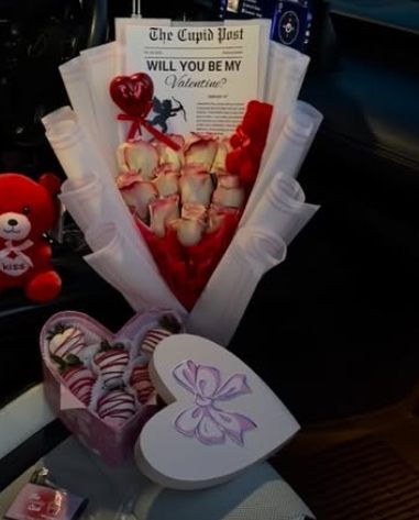 Proposal themed arrangement